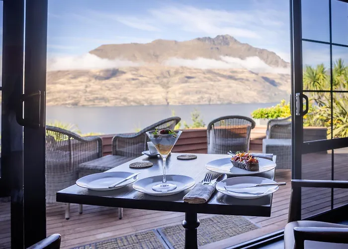 Azur Lodge